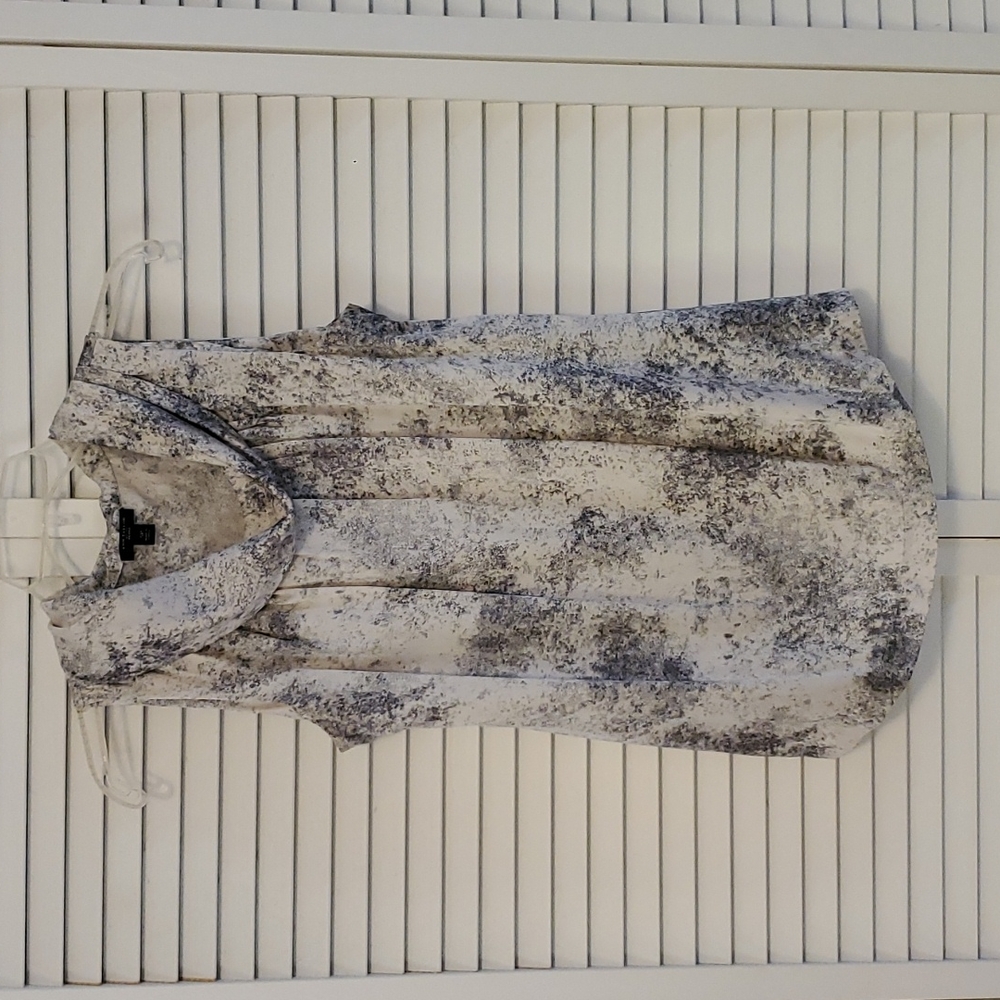 Silk Ann Taylor sleeveless blouse. SP, Small Petite. White, gray.